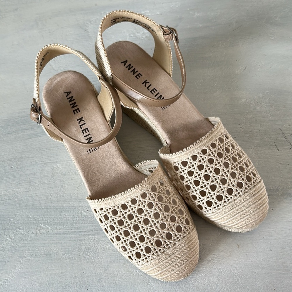 Anne Klein Women’s Zida Woven Espadrille Wedge Sandal 8.5 Summer 2” Shoe Neutral - Picture 3 of 16